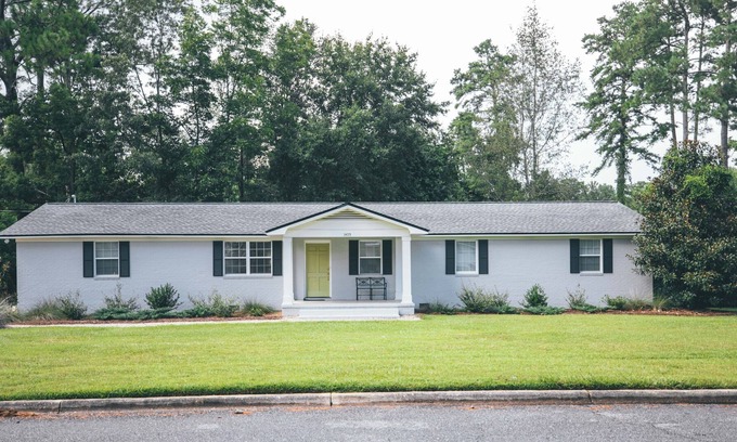Thomasville House | 1.4 miles from historic downtown Thomasville