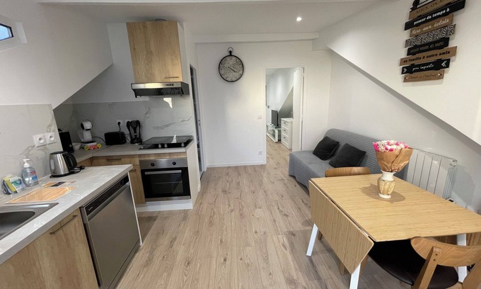 Noisy-le-Sec Apartment | 1-4 person apartment, terrace and starry sky!