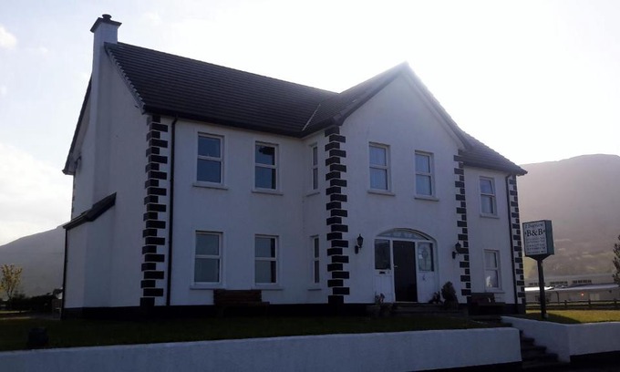 Waterfoot Bed & Breakfast | 1 Bayview