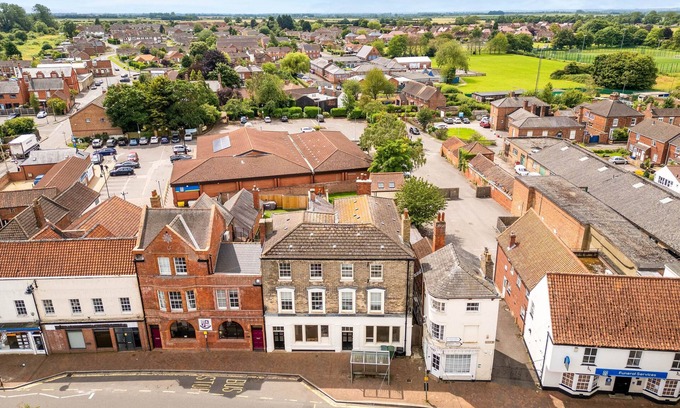 Market Rasen Apartment | 1 Bdr Modern Living in The Old Bank Hse