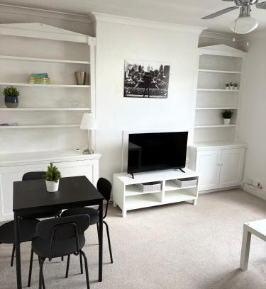 Shepherd's Bush Apartment | 1 bed Apt in Shepherds Bush-Westfield