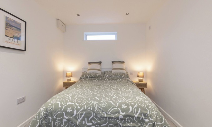 Bude Ski Chalet | 1 Bed Chalet in Bude - Parking & Wifi