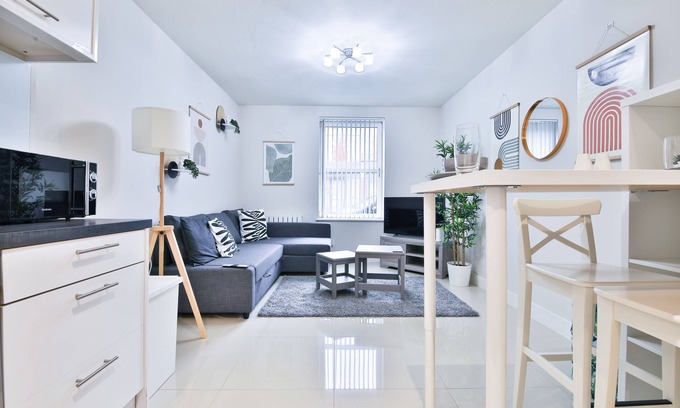 Gabalfa Apartment | 1-Bed City Nest in Cardiff