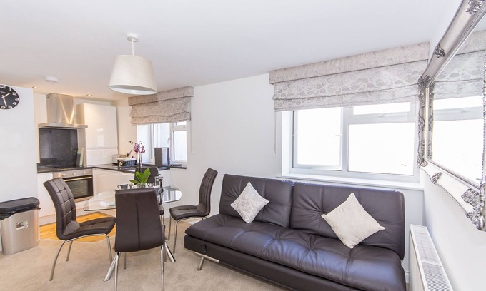 Plymouth Apartment | 1 Bed- Drake's Den by Pureserviced