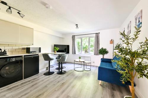 Whittington Apartment | 1 Bed flat in London with Free Parking