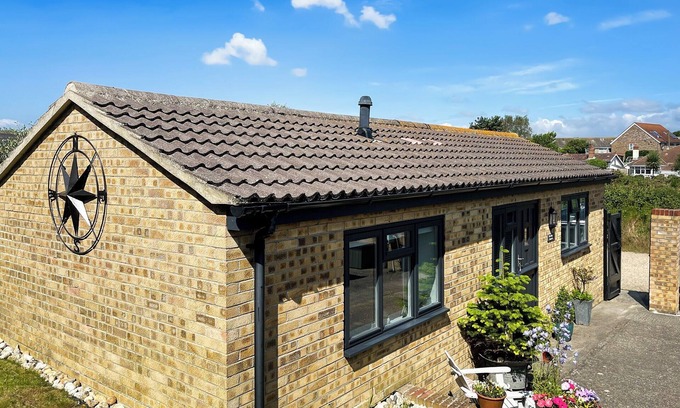 Pagham Cottage | 1 bedroom accommodation in Pagham near Bognor Regis
