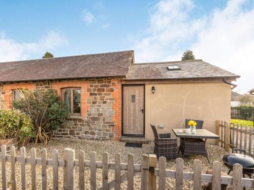 Kingswear House | 1 Bed in Barnstaple 09090