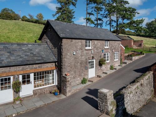 Llanfihangel Tal-y-llyn House | 1 Bed in Bwlch BN270