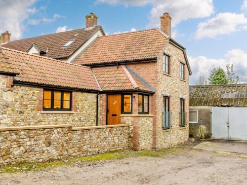 Eleighwater House | 1 Bed in Chard 91135