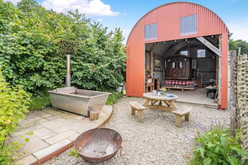 Llanfihangel-Ystrad House | 1 Bed in Dihewyd oc-m32354
