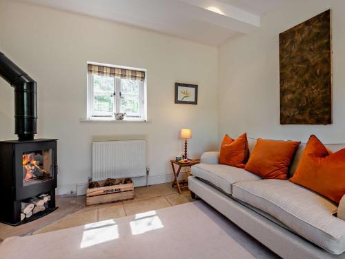 Sturminster Newton House | 1 Bed in Fifehead Neville 95771