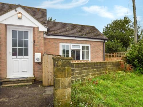 Freshwater House | 1 Bed in Freshwater 73929