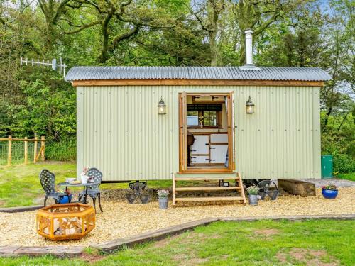 Lamphey House | 1 Bed in Freshwater East 83421