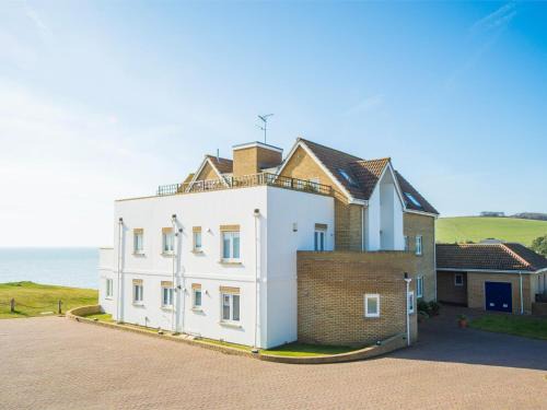 Freshwater Bay House | 1 Bed in Freshwater IC136