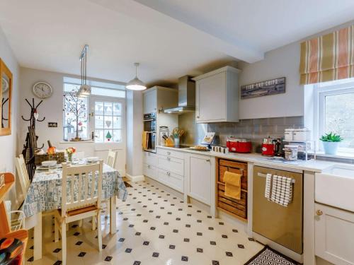 Fylingthorpe House | 1 Bed in Fylingthorpe 90699