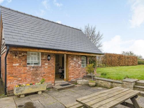 Westbrook Court House | 1 Bed in Moccas 87736