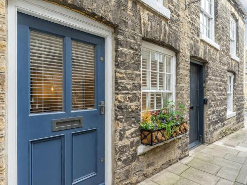 Richmond House | 1 Bed in Richmond 88054
