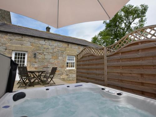 Hallington House | 1 Bed in Rochester 49414