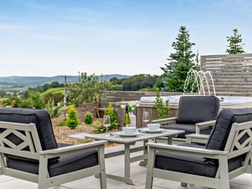 Paignton House | 1 Bed in Totnes 93061