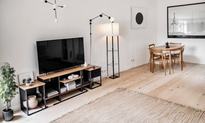 Downtown Apartment | 1 BED - Private One Bedroom Suite Apt
