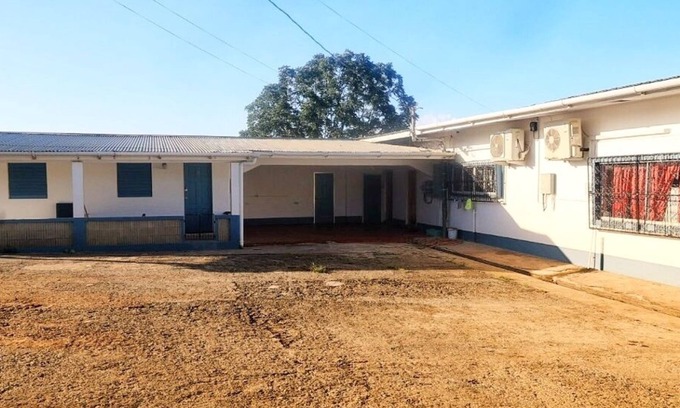 Orange Hill Apartment | 1 Bed Studio Apt - Parking, Wifi, Mountain Views