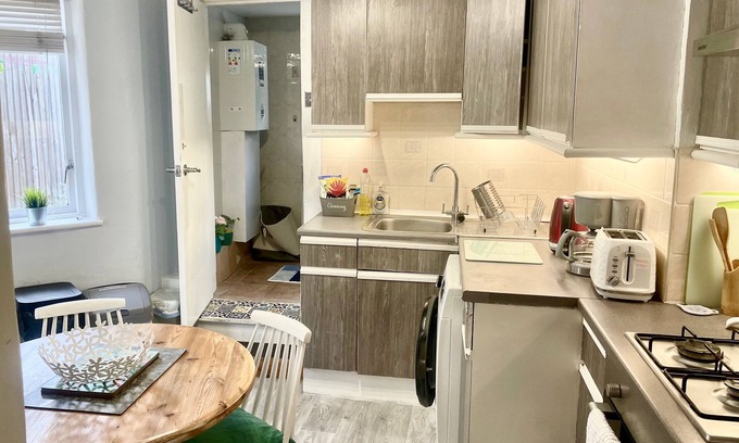 Dulwich Apartment | 1-bed Victorian gf Apartment in London