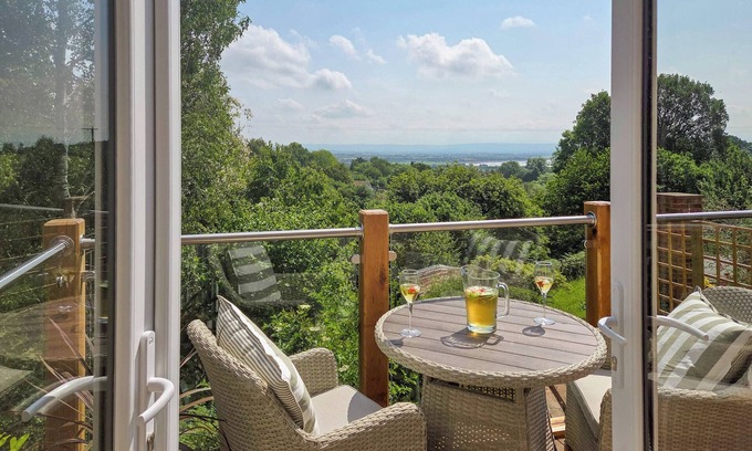Littledean Cottage | 1 bedroom accommodation in Newnham Forest of Dean