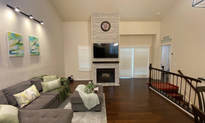 University City House | 1 Bedroom 1 Bath Townhouse in UTC Area