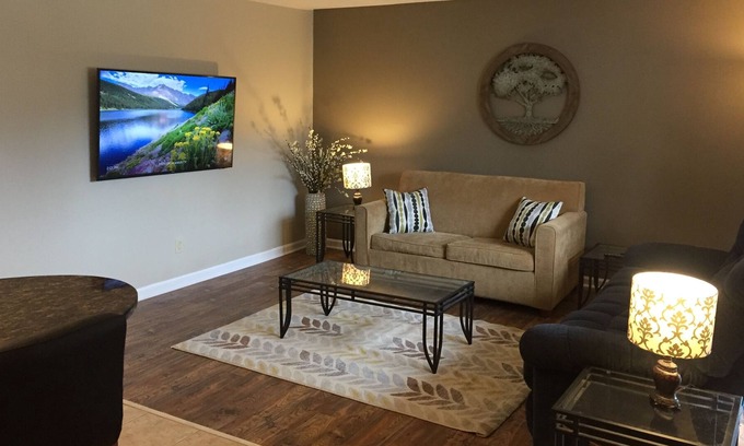 Crescent Hill House | 1 Bedroom 1 Bathroom Furnished Condo