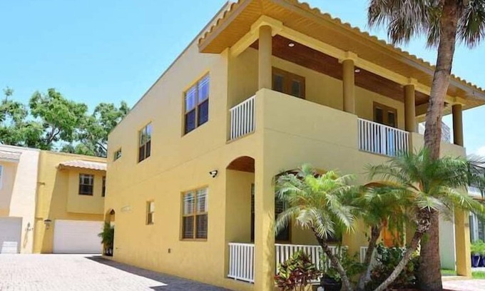 Gillespie Park Apartment | 1 Bedroom 647793 by Houzlet