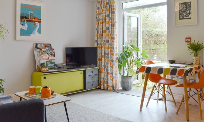 St Leonards-On-Sea Cottage | 1 bedroom accommodation in St Leonards-on-Sea, near Hastings