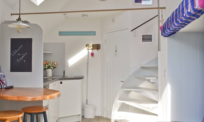 Middleton-on-Sea Cottage | 1 bedroom accommodation in Middleton-on-Sea