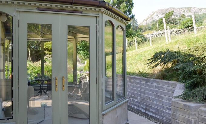 Llanfairfechan Cottage | 1 bedroom accommodation in Llanfairfechan, near Conwy