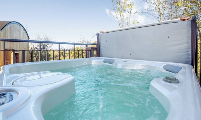 Overton-on-dee Cottage | 1 bedroom accommodation in Bangor-on-Dee