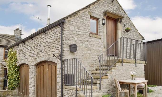 Peak District Cottage | 1 bedroom accommodation in Peak Forest, near Buxton
