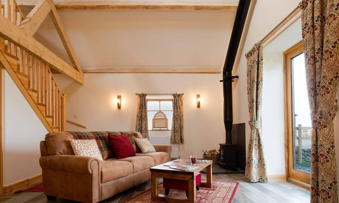 Caergeiliog Cottage | 1 bedroom accommodation in Caergeiliog, near Rhosneigr