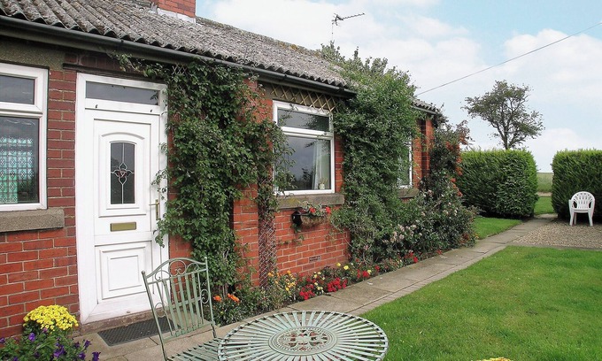 Bridlington Cottage | 1 bedroom accommodation in Fraisthorpe, near Bridlington
