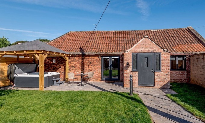 Mansfield Cottage | 1 bedroom accommodation in Edwinstowe