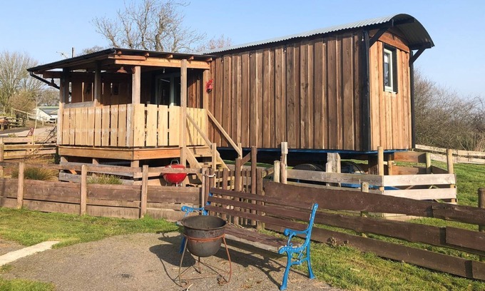 Gillingham Cottage | 1 bedroom accommodation in Motcombe, near Gillingham