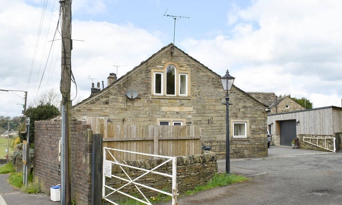 Cartworth Cottage | 1 bedroom accommodation in Holmfirth