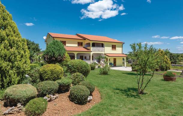 Kringa Apartment | 1 bedroom accommodation in Kringa
