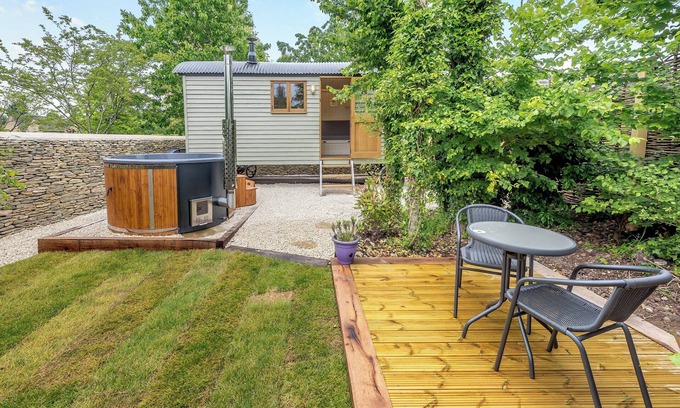 Filkins Cottage | 1 bedroom accommodation in Filkins, near Lechlade