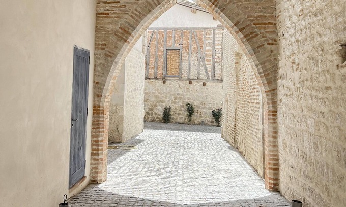 Lauzerte House | 1 bedroom accommodation in Lauzerte