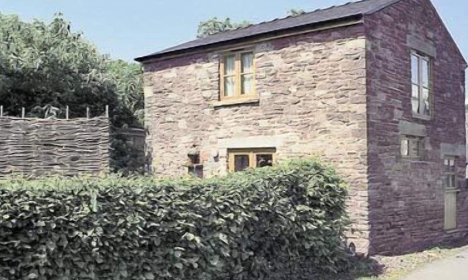 Blakeney Cottage | 1 bedroom accommodation in Blakeney, near Lydney