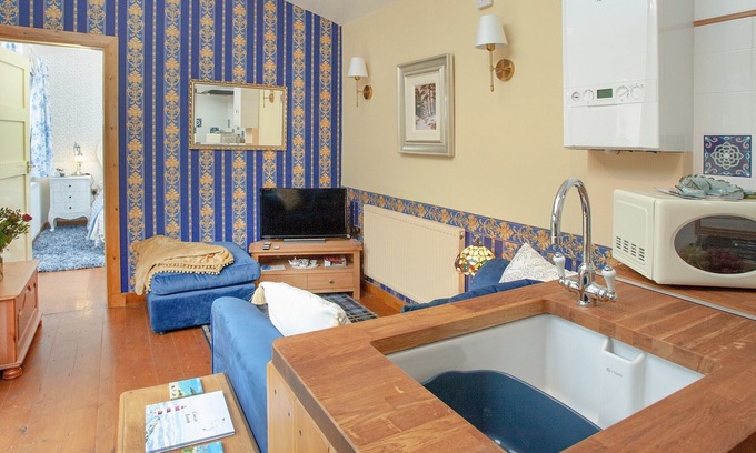 Galmpton Cottage | 1 bedroom accommodation in Galmpton, near Paignton