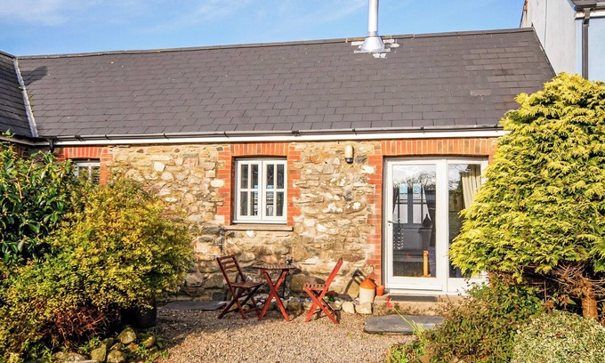 Haverfordwest Cottage | 1 bedroom accommodation in Pencaer