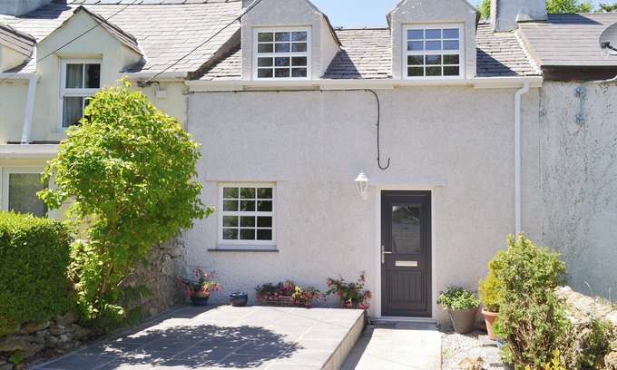 Pen-y-sarn Cottage | 1 bedroom accommodation in Penysarn