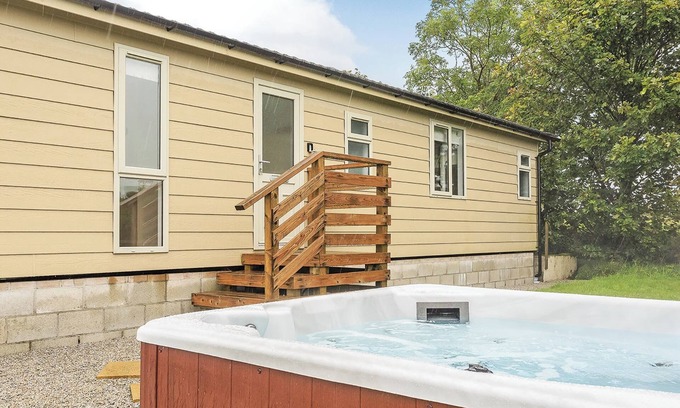 Carnmenellis Ski Chalet | 1 bedroom accommodation in Carnmenellis, Nr Falmouth