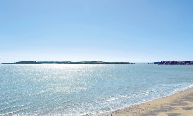 Whitland Cottage | 1 bedroom accommodation in Red Roses, near Pendine