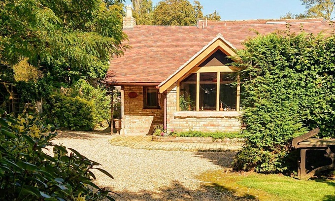 Penycae Cottage | 1 bedroom accommodation in Pen-y-Cae, near Ruabon